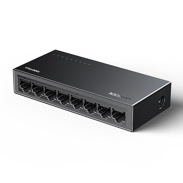 Commutateur réseau gigabit UGREEN 35499EU à huit ports vu de face avec sa rangée de prises RJ45