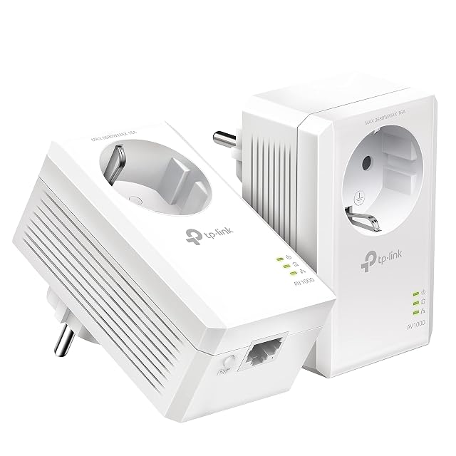 Adaptateur CPL TP-Link TL-PA7017P avec une prise secteur traversante et un port Ethernet gigabit