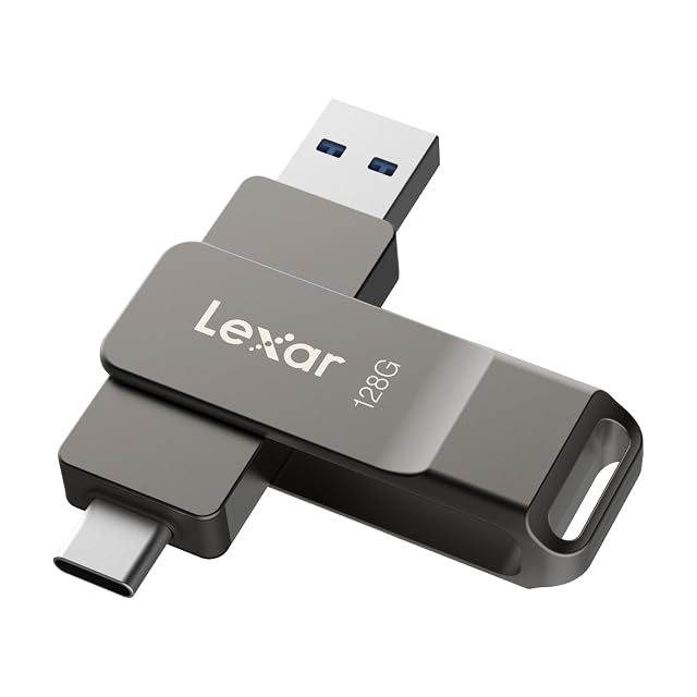 Clé USB double Lexar D40E de 128 GB en gris titane avec un capuchon pivotant couvrant une fiche Type-C
